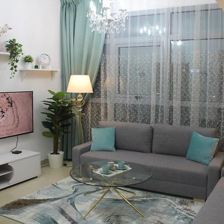 Newly Furnished One Bedroom Apartment Next To Metro & Beach In Marina Residence Dubai Exterior foto