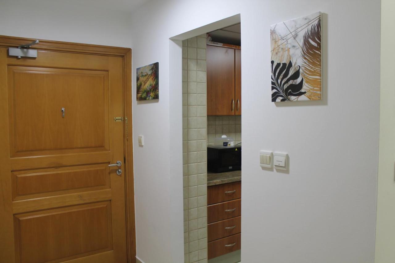 Newly Furnished One Bedroom Apartment Next To Metro & Beach In Marina Residence Dubai Exterior foto