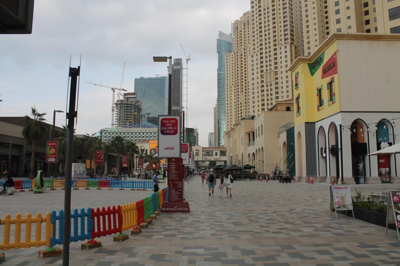 Newly Furnished One Bedroom Apartment Next To Metro & Beach In Marina Residence Dubai Exterior foto